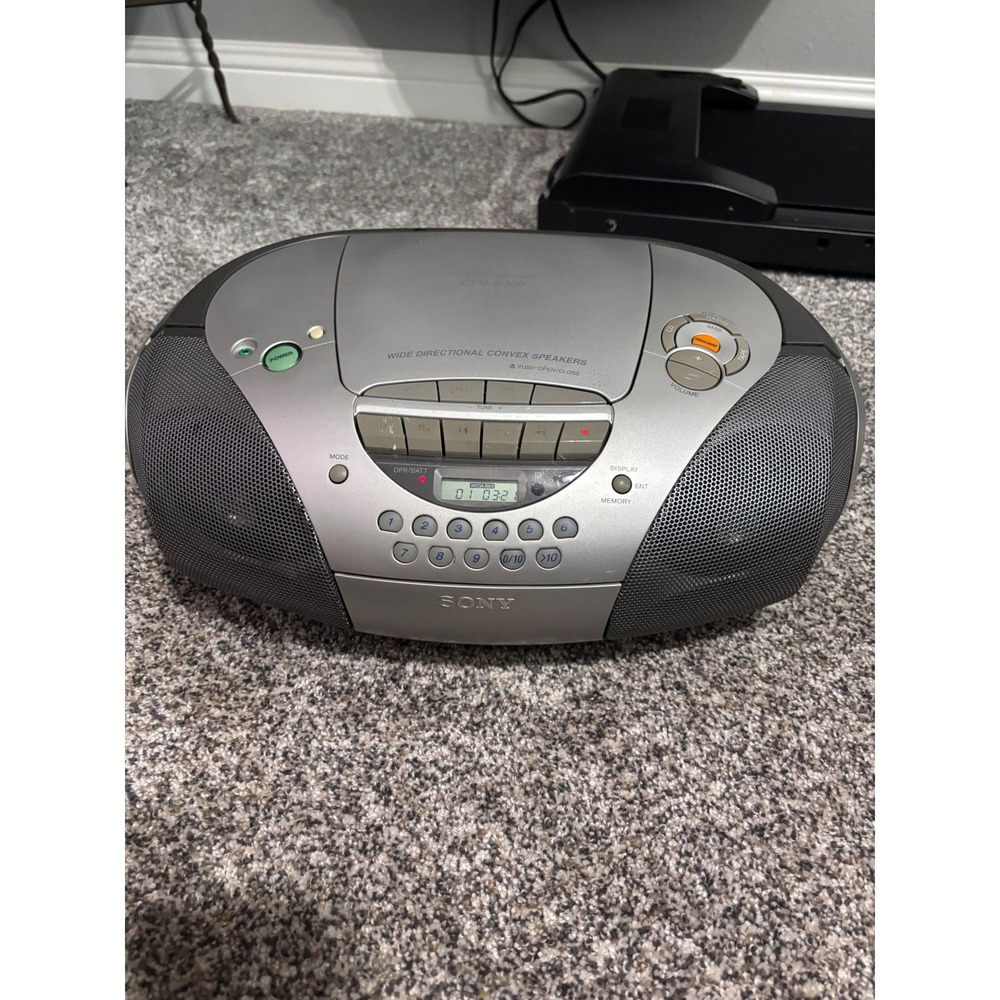 Sony CFD-S300 Silver Portable CD Radio Cassette Player Boombox Mega Bass Stereo